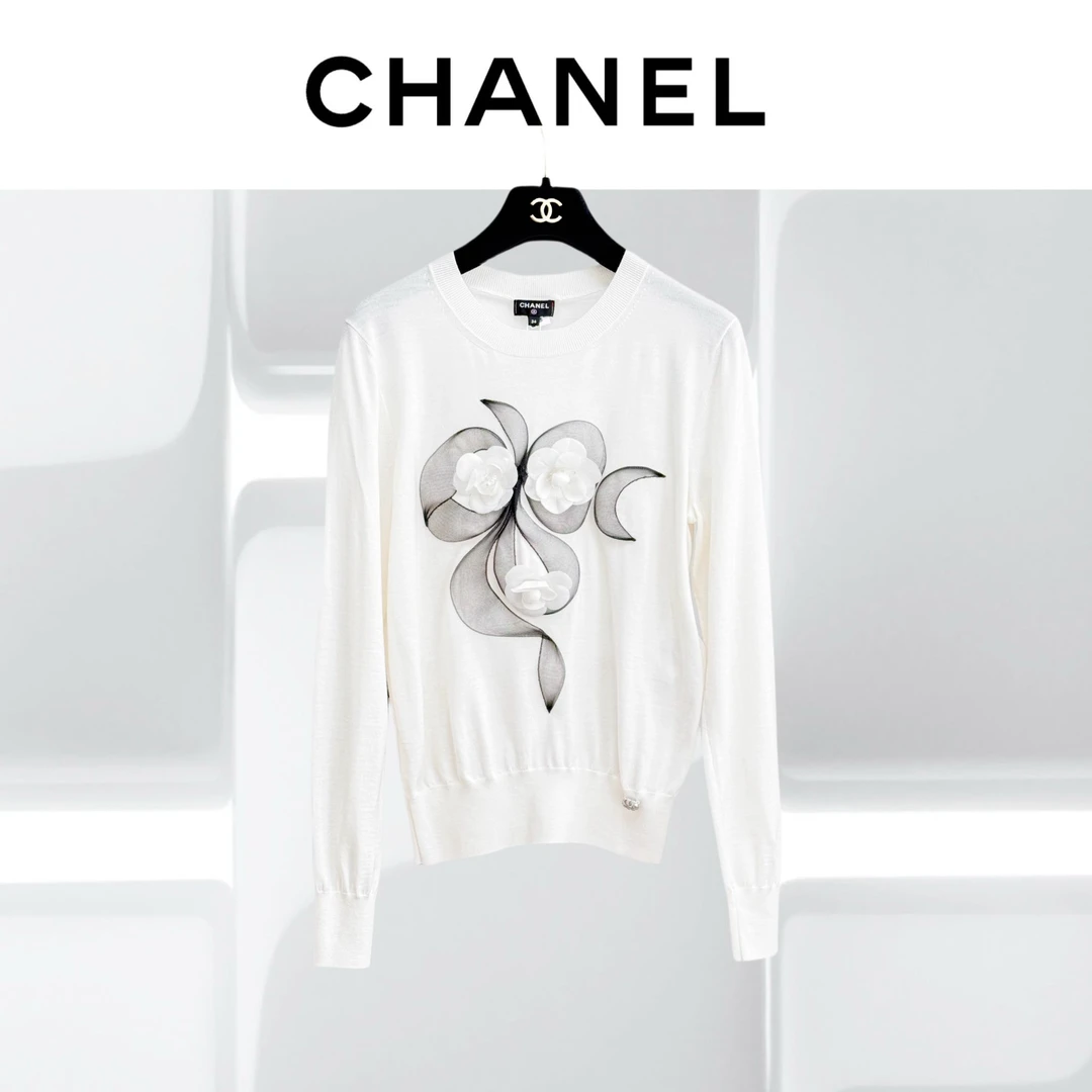 99新 Chanel/香奈儿 34码20A白色针织立体山茶花毛衣