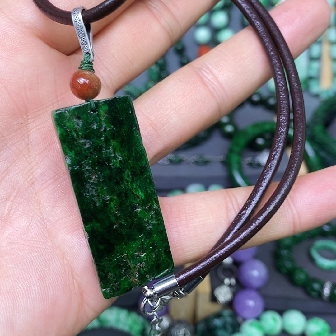 颈饰银S925镶嵌翡翠漂亮美眉