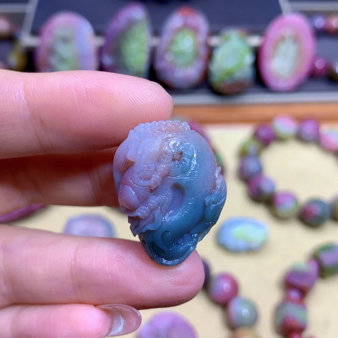 玛瑙未镶嵌挂件盐源定制