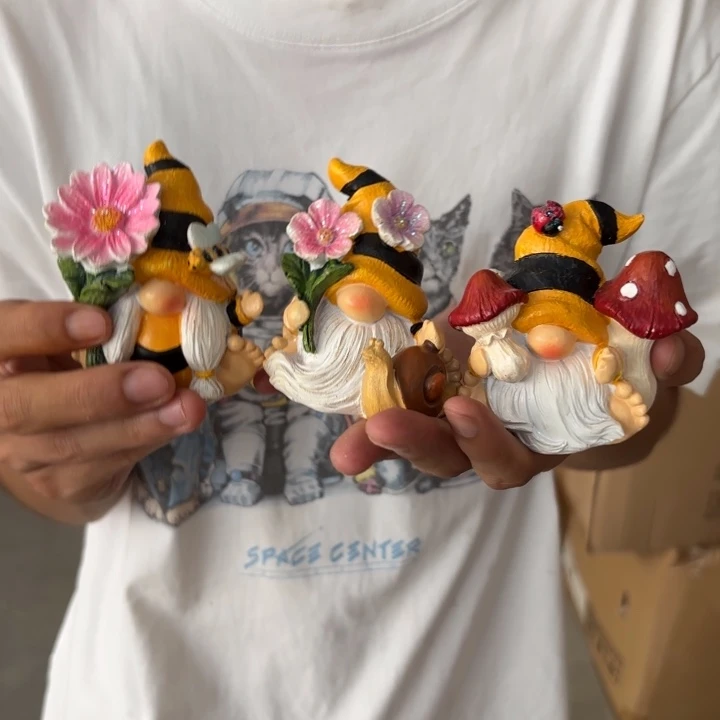 摆件样品样品样品蜜蜂地精三个