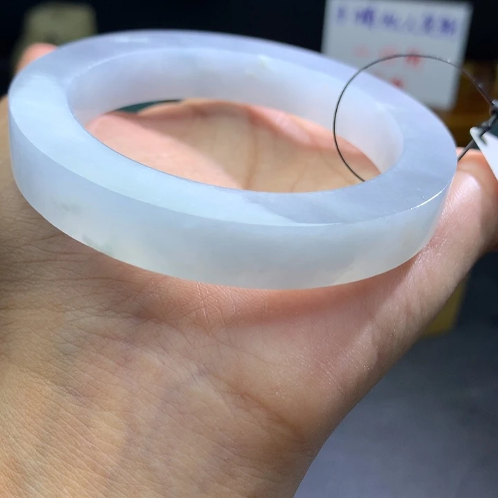 定制翡翠未镶嵌翡翠手镯