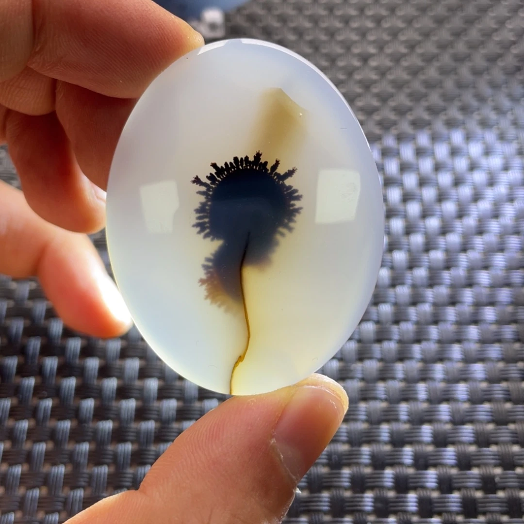 伊***5玛瑙/玉髓未镶嵌颈饰