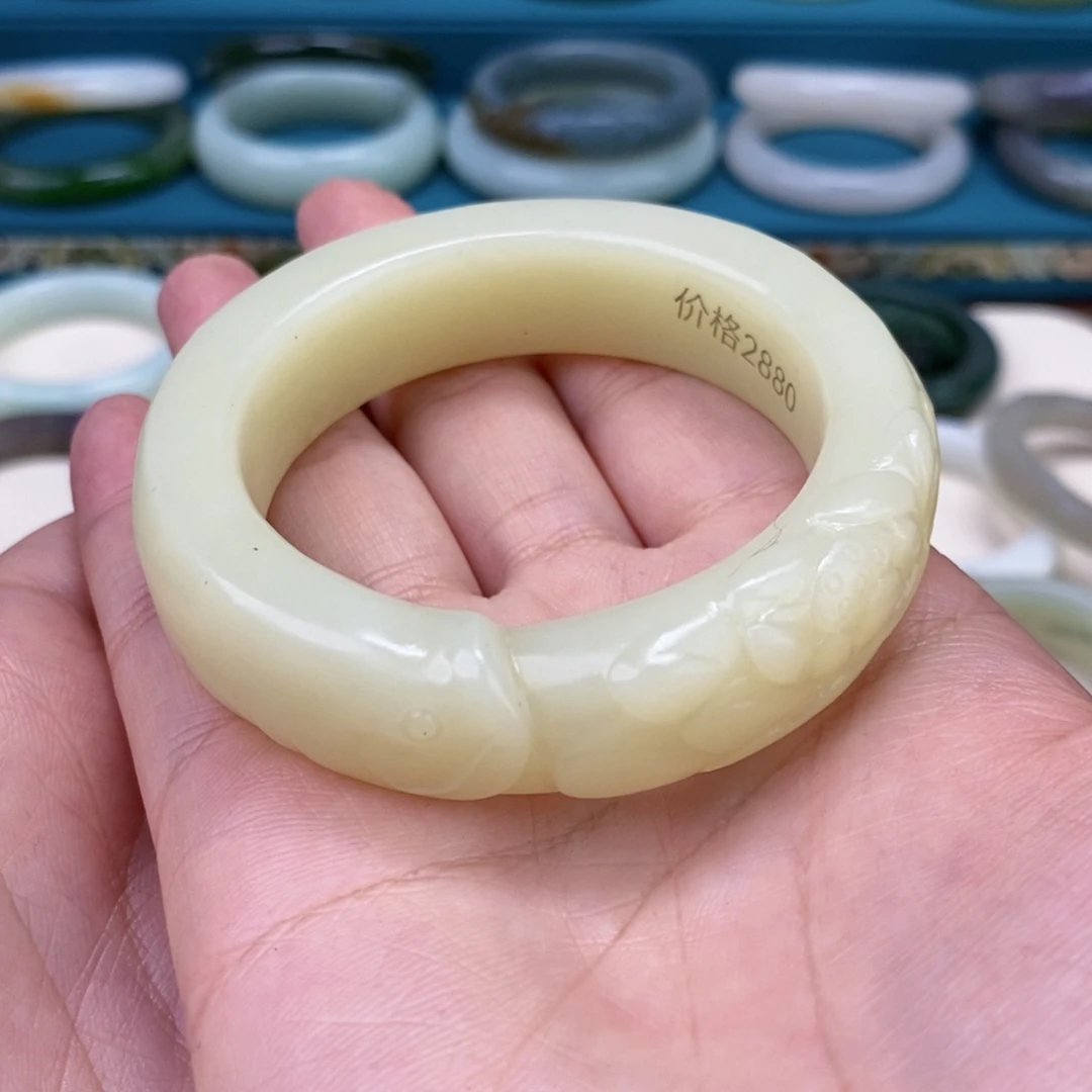 和田玉手镯53.5未镶嵌