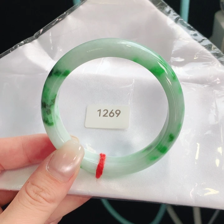 翡翠手镯未镶嵌天然缅甸翡翠手镯01