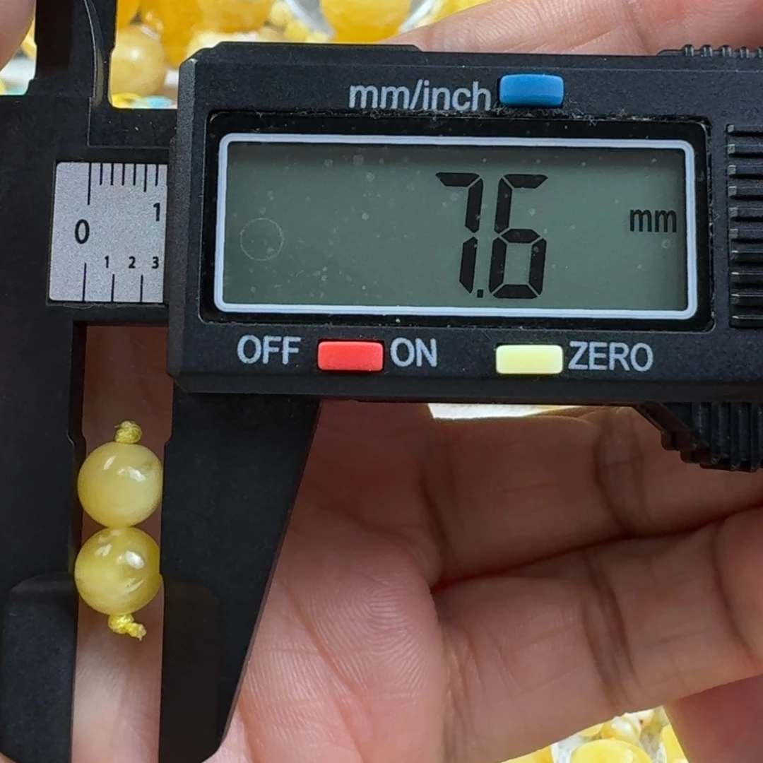 蜜蜡未镶嵌裸石32杂