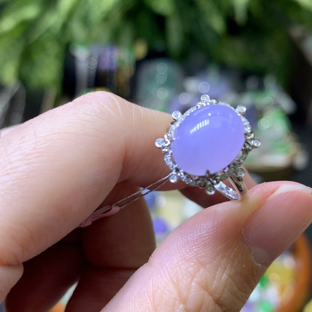 颈饰18K金镶嵌翡翠