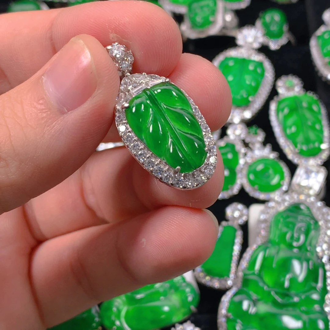 翡翠颈饰银S925镶嵌叶