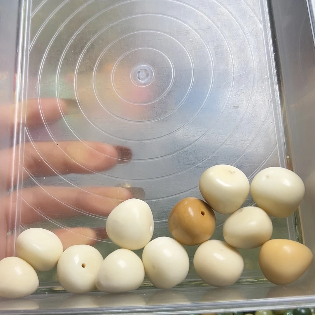 菩提根/象牙果吊坠瑕疵20左右算瓣4颗表面孔道裂