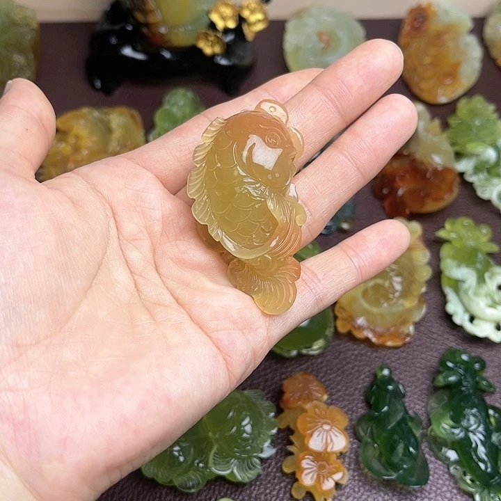 蛇纹石玉颈饰未镶嵌