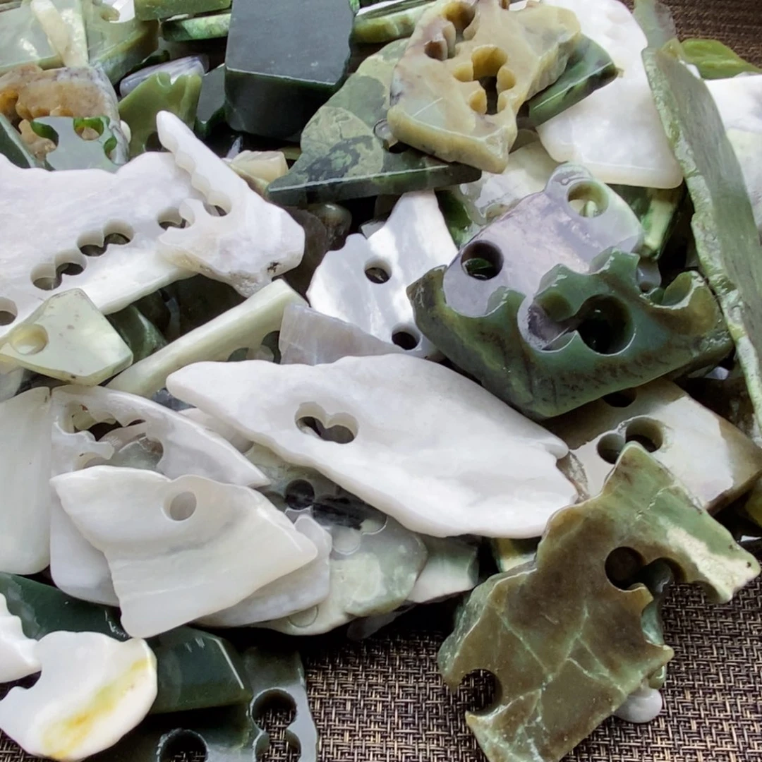 和田玉未镶嵌珠宝半成品