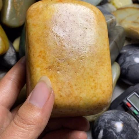 未镶嵌和田玉（糖玉）挂件