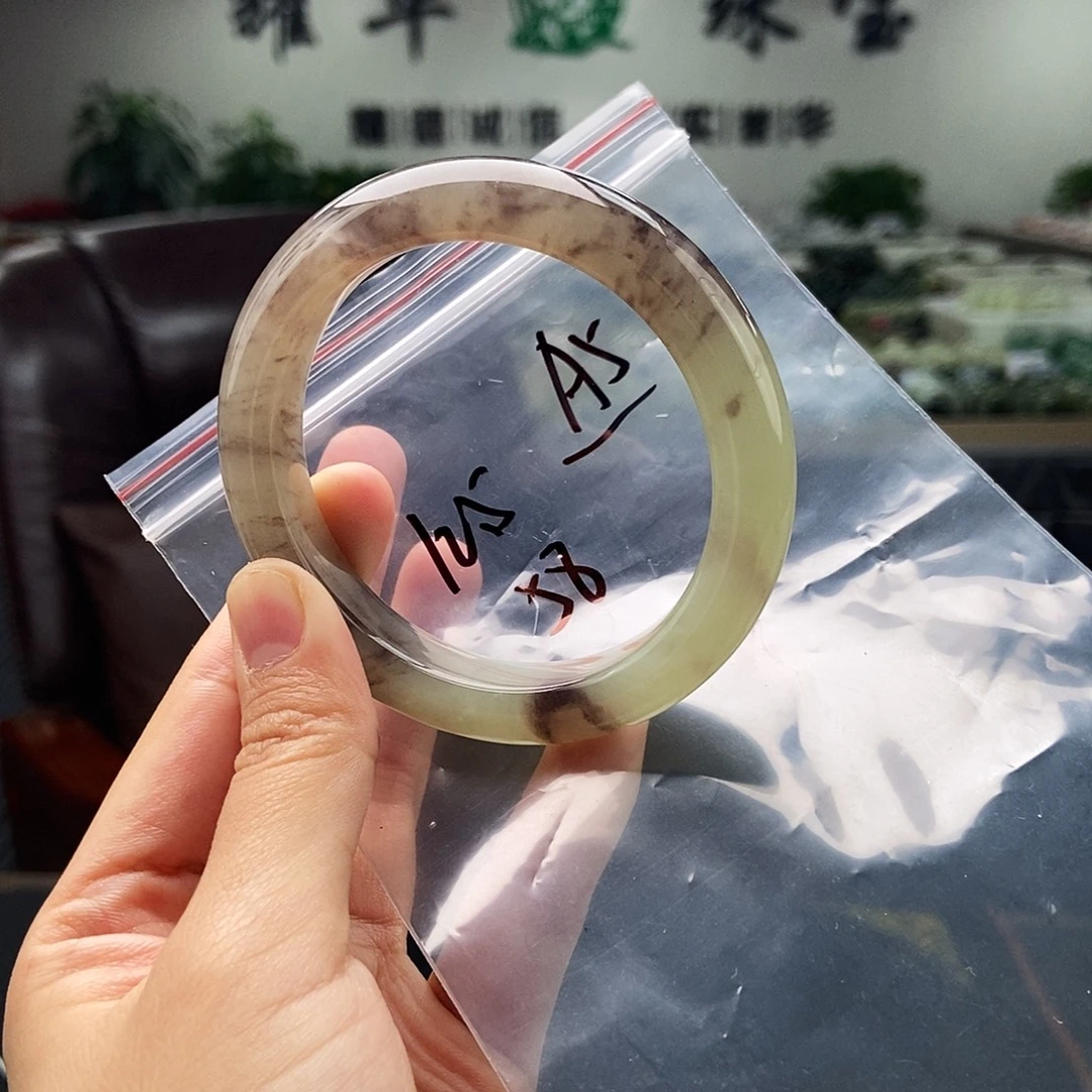 和田玉未镶嵌手镯颜色多样性发拍一发一