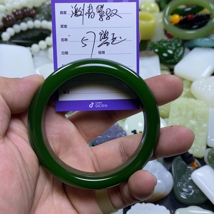 激***驭和田玉未镶嵌颈饰