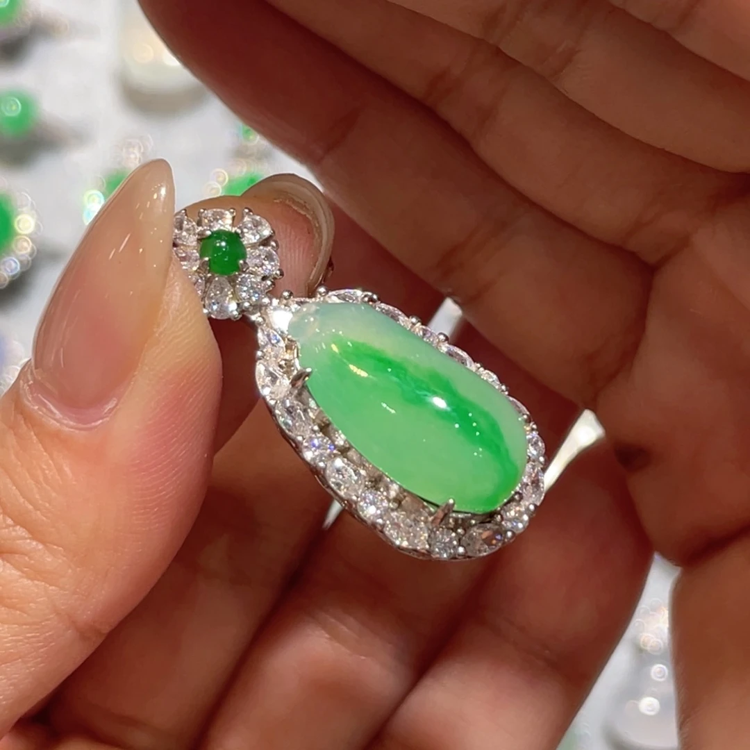 颈饰银S925镶嵌翡翠吊坠