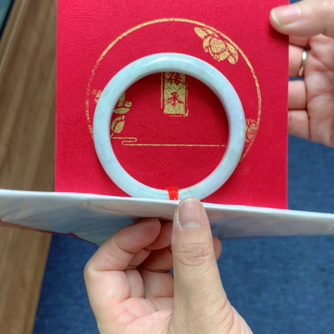 翡翠手镯未镶嵌买断