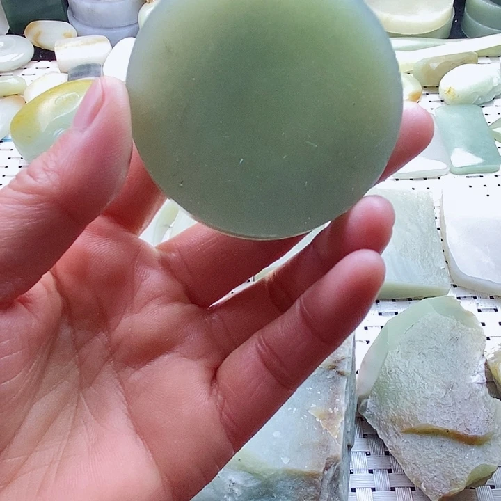 和田玉和田玉青海料未镶嵌灯***处