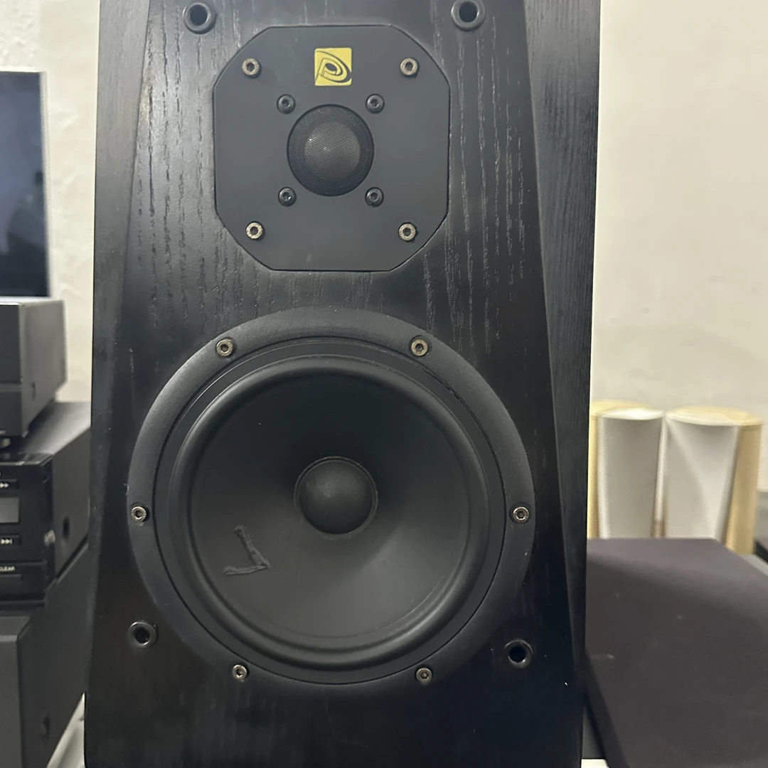 8新  二手6.5寸书架音箱，一个盆有补，不包邮