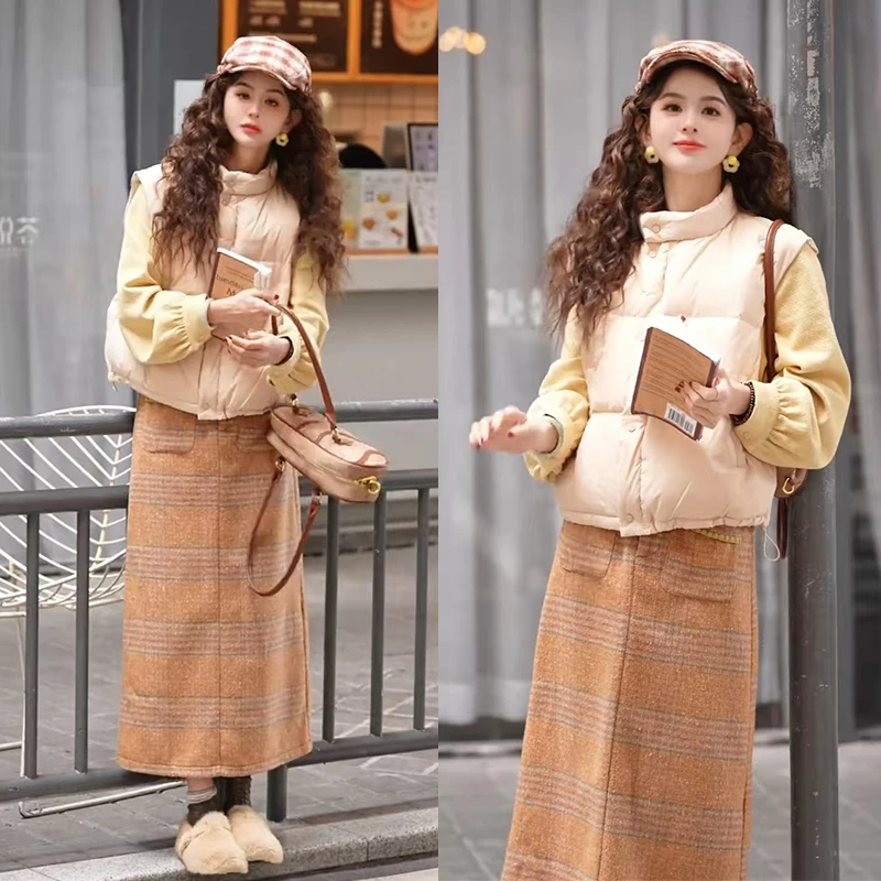 今年流行冬季穿搭2025新款百搭长袖上衣马甲外套格纹半身裙三件套
