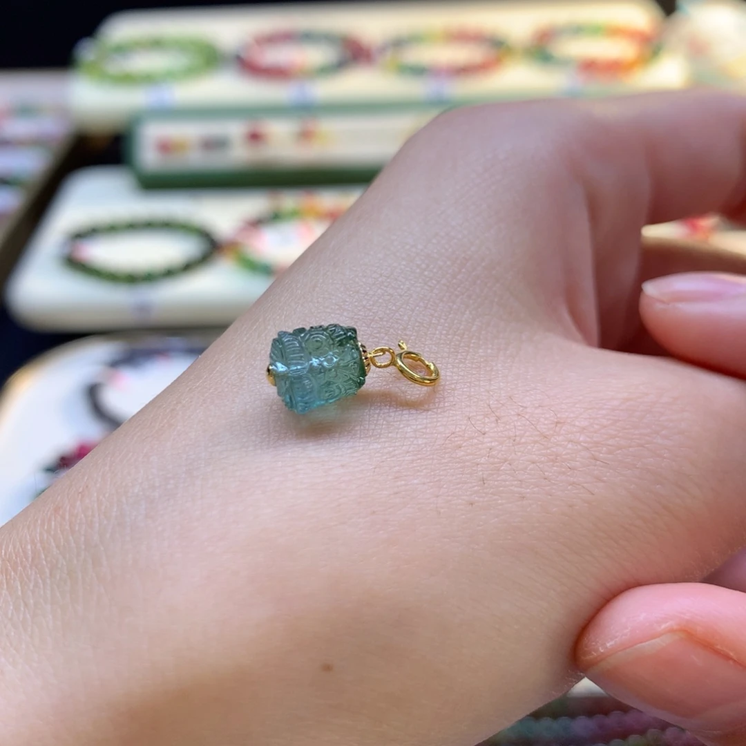 吊坠(不含链)碧玺18K金镶嵌西瓜醒狮