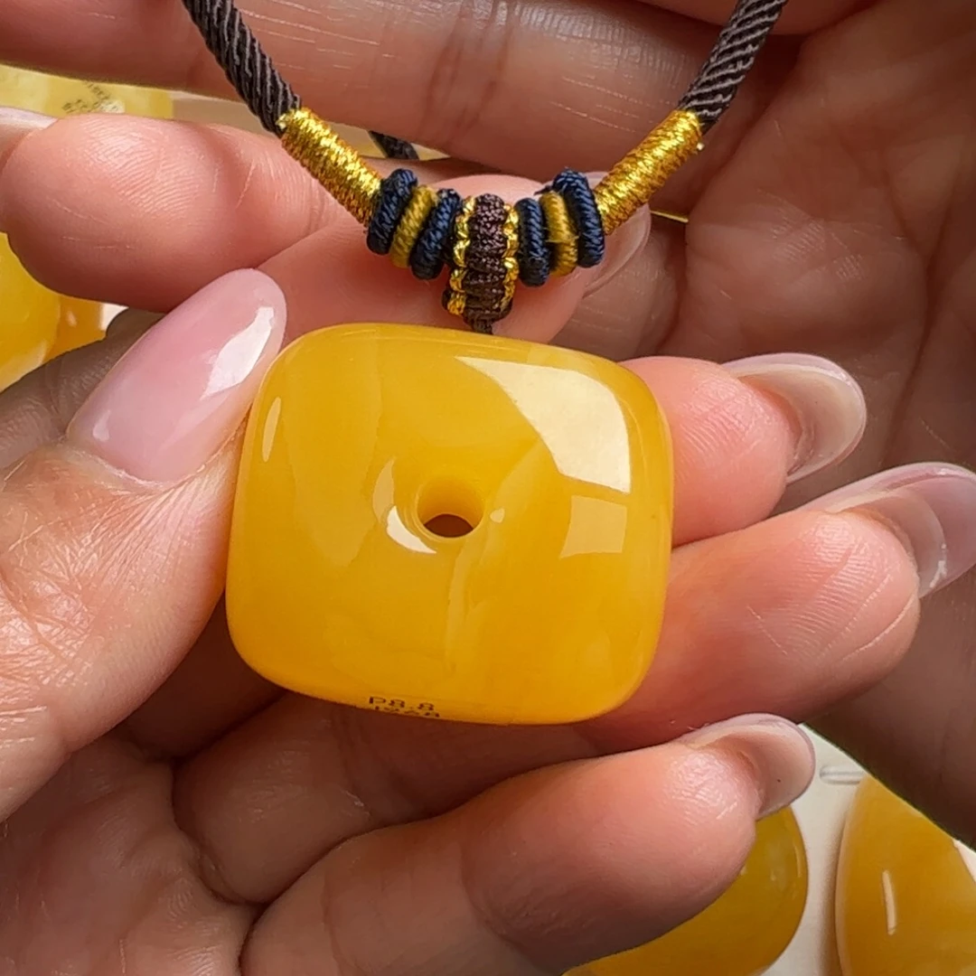 未镶嵌吊坠(不含链)蜜蜡无烤色无优化无补胶无煮蜜无覆膜无辐照