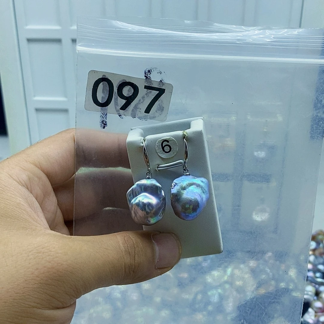 淡水珍珠合金颈饰