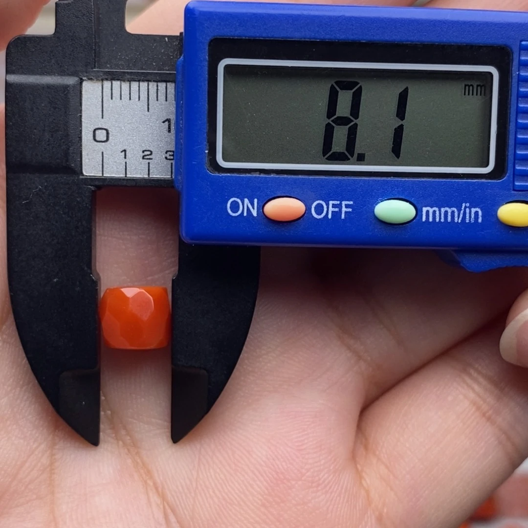 南红玛瑙配饰未镶嵌小矿点