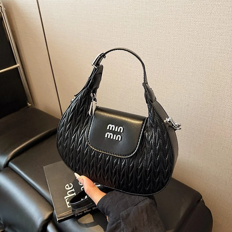 褶皱手提包女小包包新款百搭单肩新月包网红爆款洋气月亮包休闲