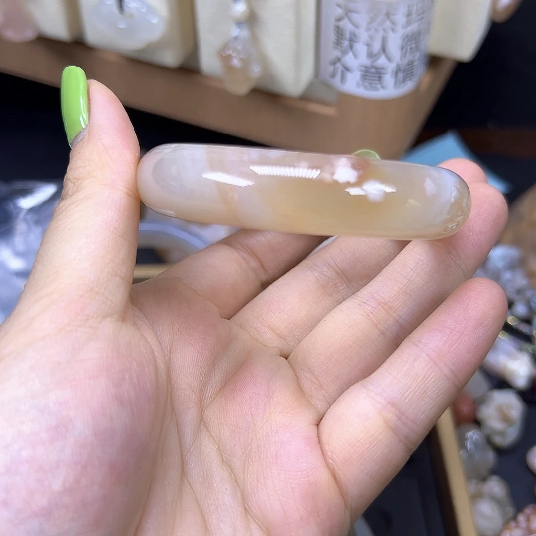 桃***Z颈饰未镶嵌石英质玉