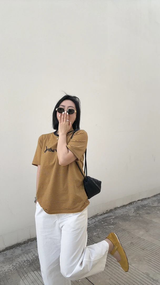 《天空之境》减龄条纹上衣T女