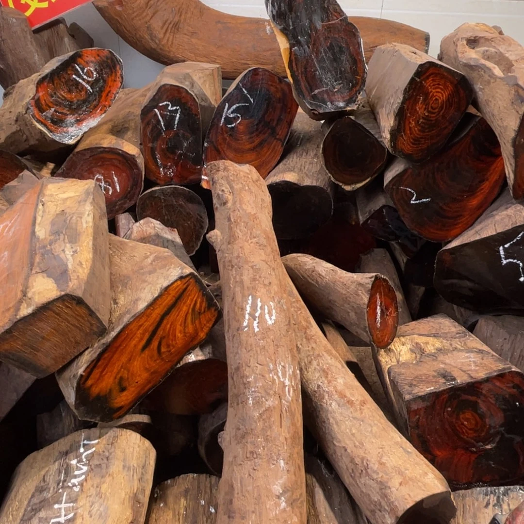 小***干木大红酸枝原料加工打磨