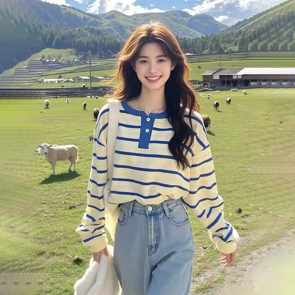 女款撞色条纹半开扣打底衫韩版T恤女新款春季洋气独特绝美小上衣