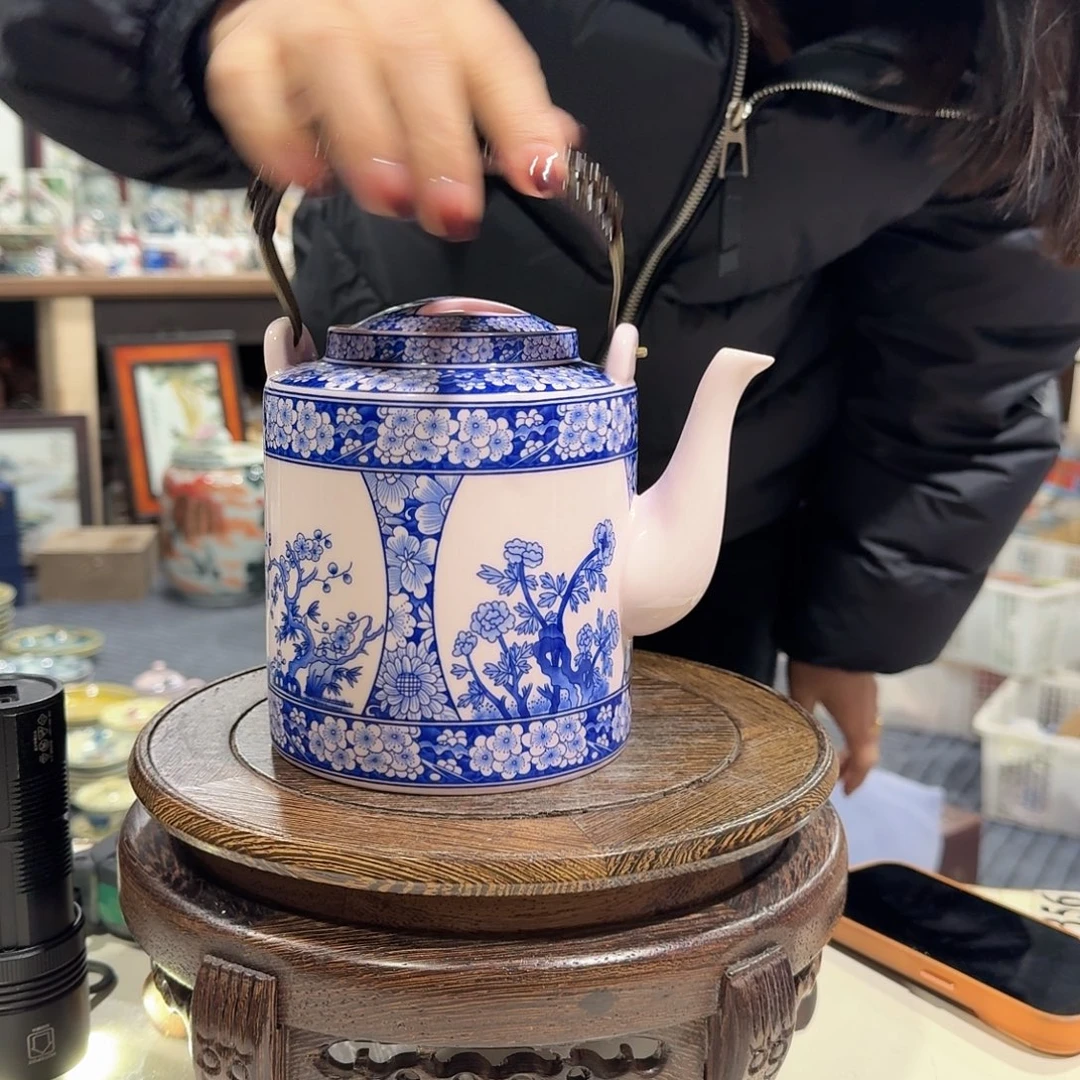 瓷摆件/////景德镇陶瓷瓷器。