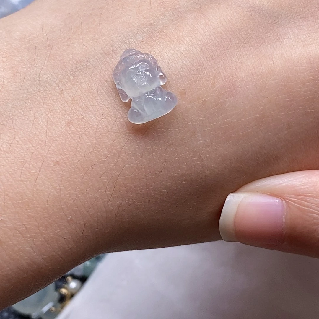 翡翠未镶嵌颈饰暗**袖闪