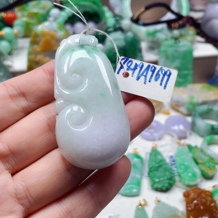 翡翠未镶嵌颈饰20