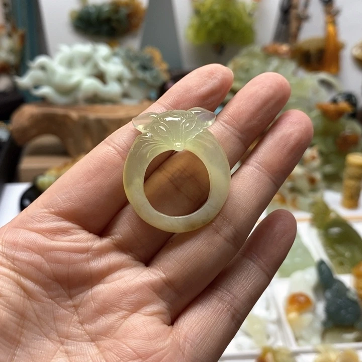 未镶嵌蛇纹石玉戒指