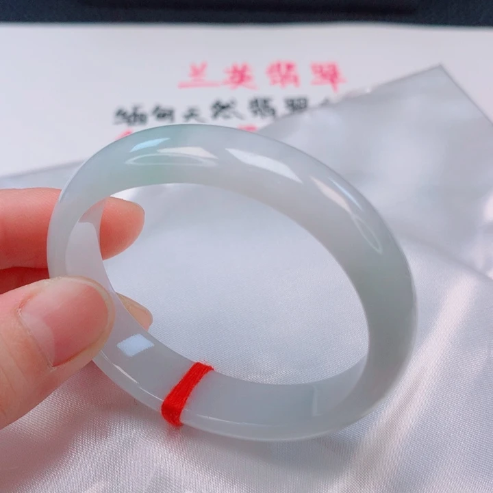 翡翠手镯（贵妃镯）未镶嵌54。55