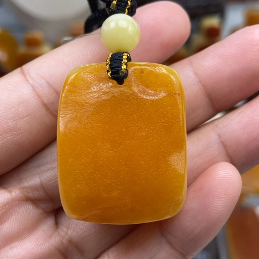 【闪购商品】琥珀颈饰未镶嵌