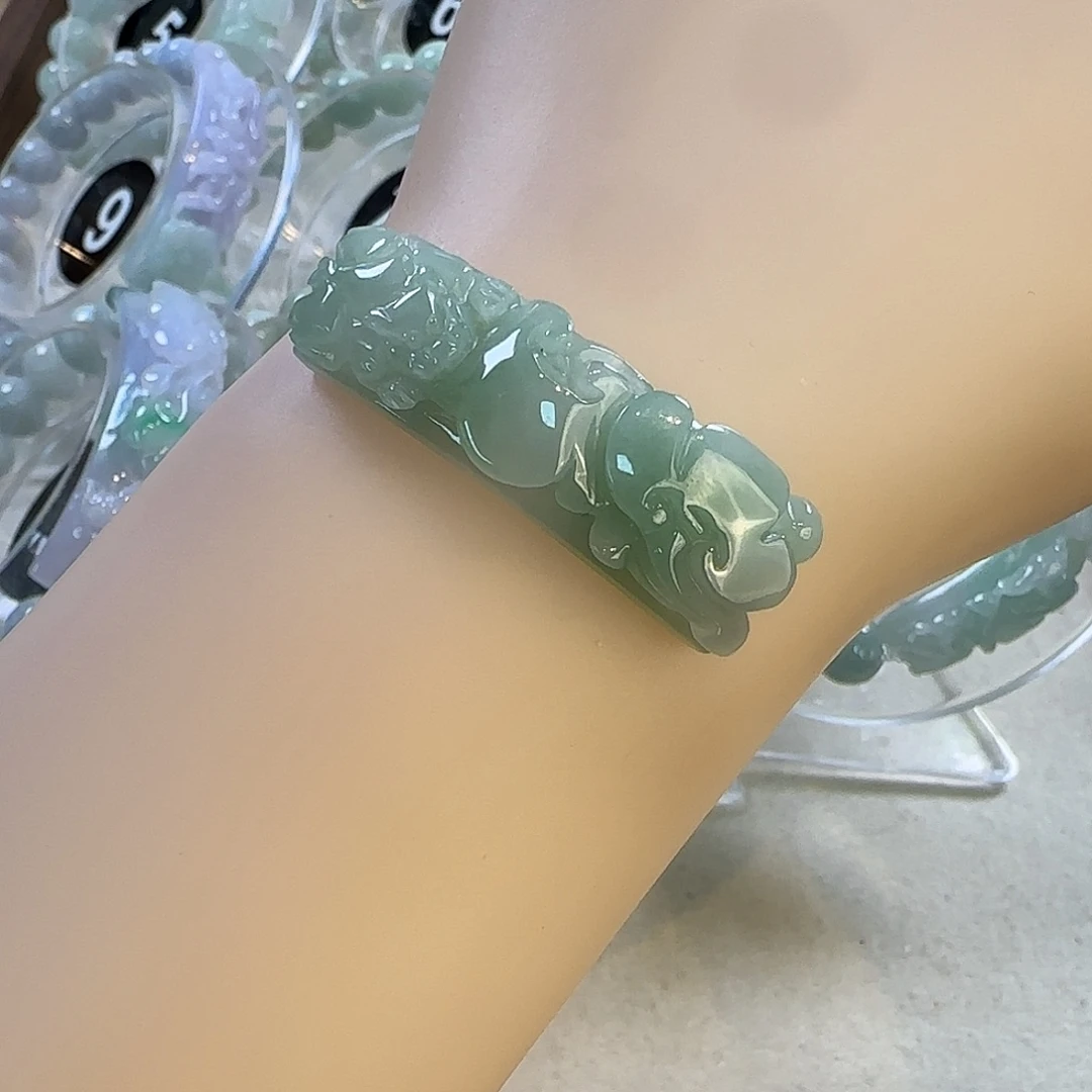 翡翠未镶嵌颈饰手牌4954