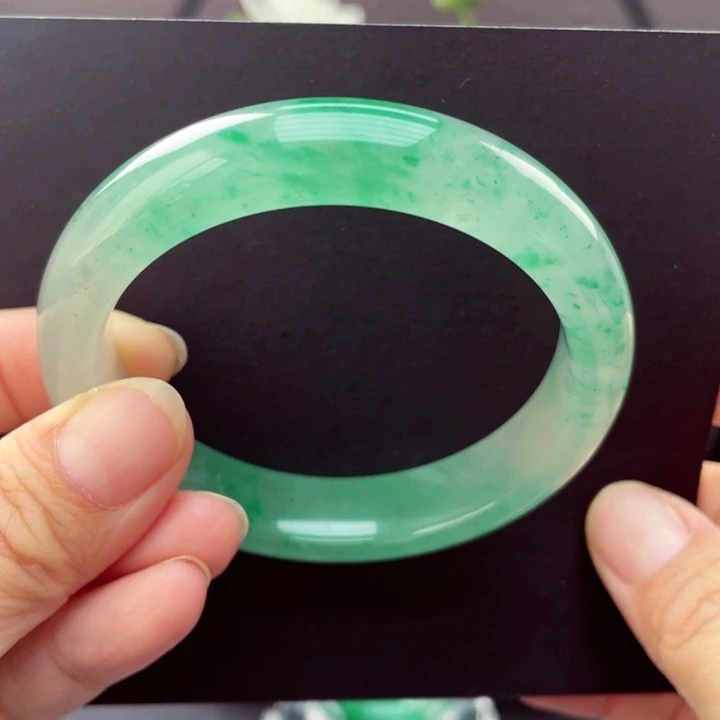 石英质玉手镯未镶嵌56-57