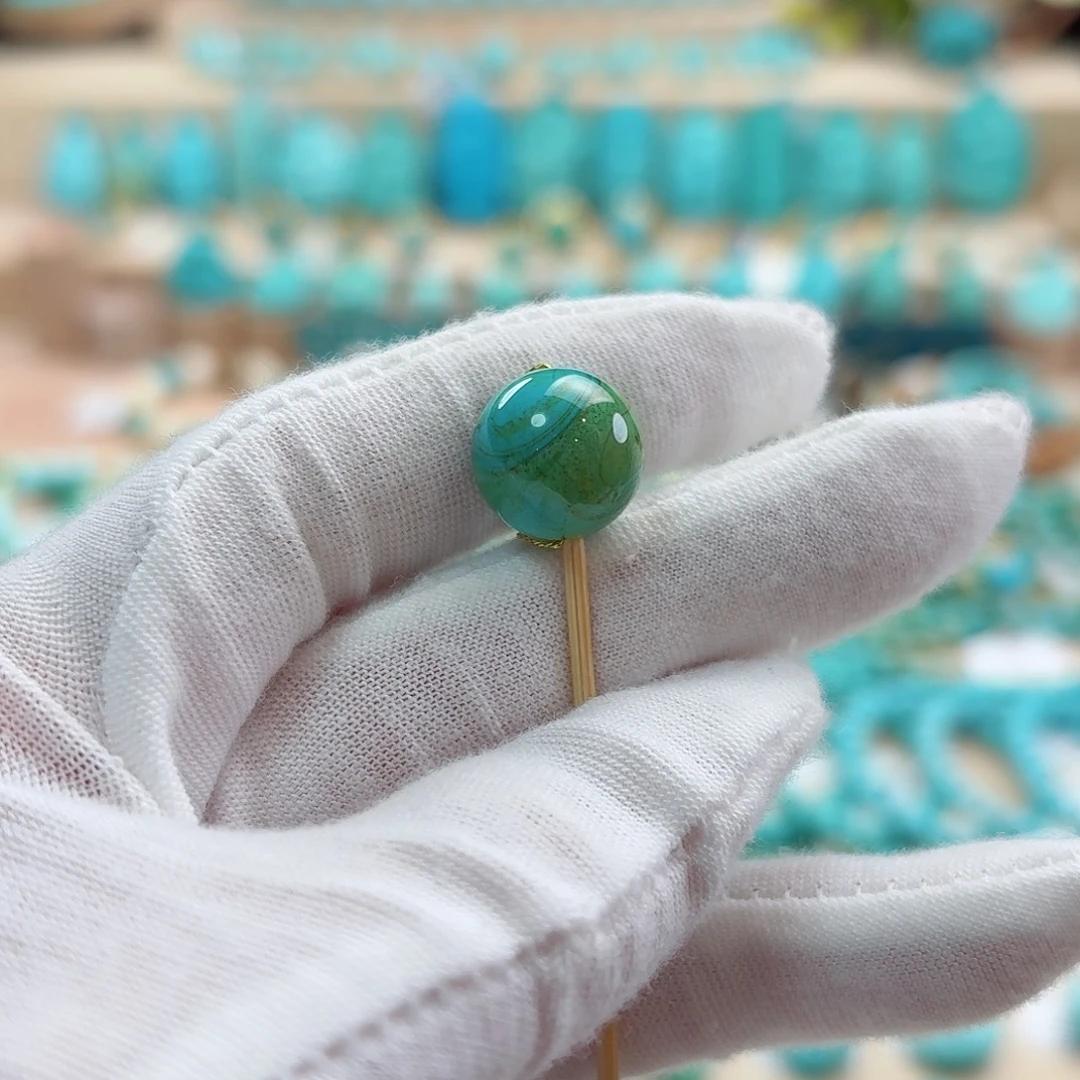 绿松石未镶嵌珠宝奇石