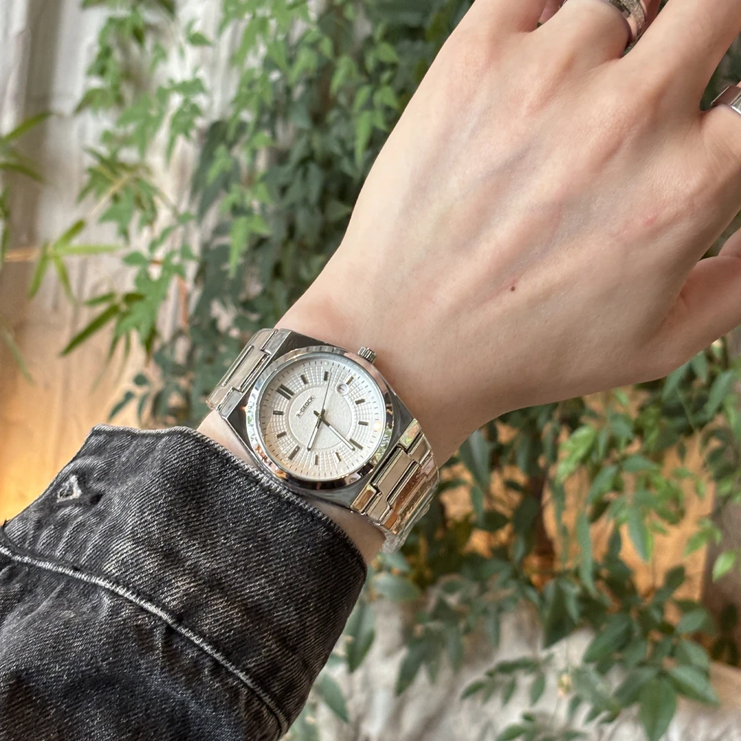 时尚手表男款简约日历高级感商务潮款男生气质品味夜光潮男士手表