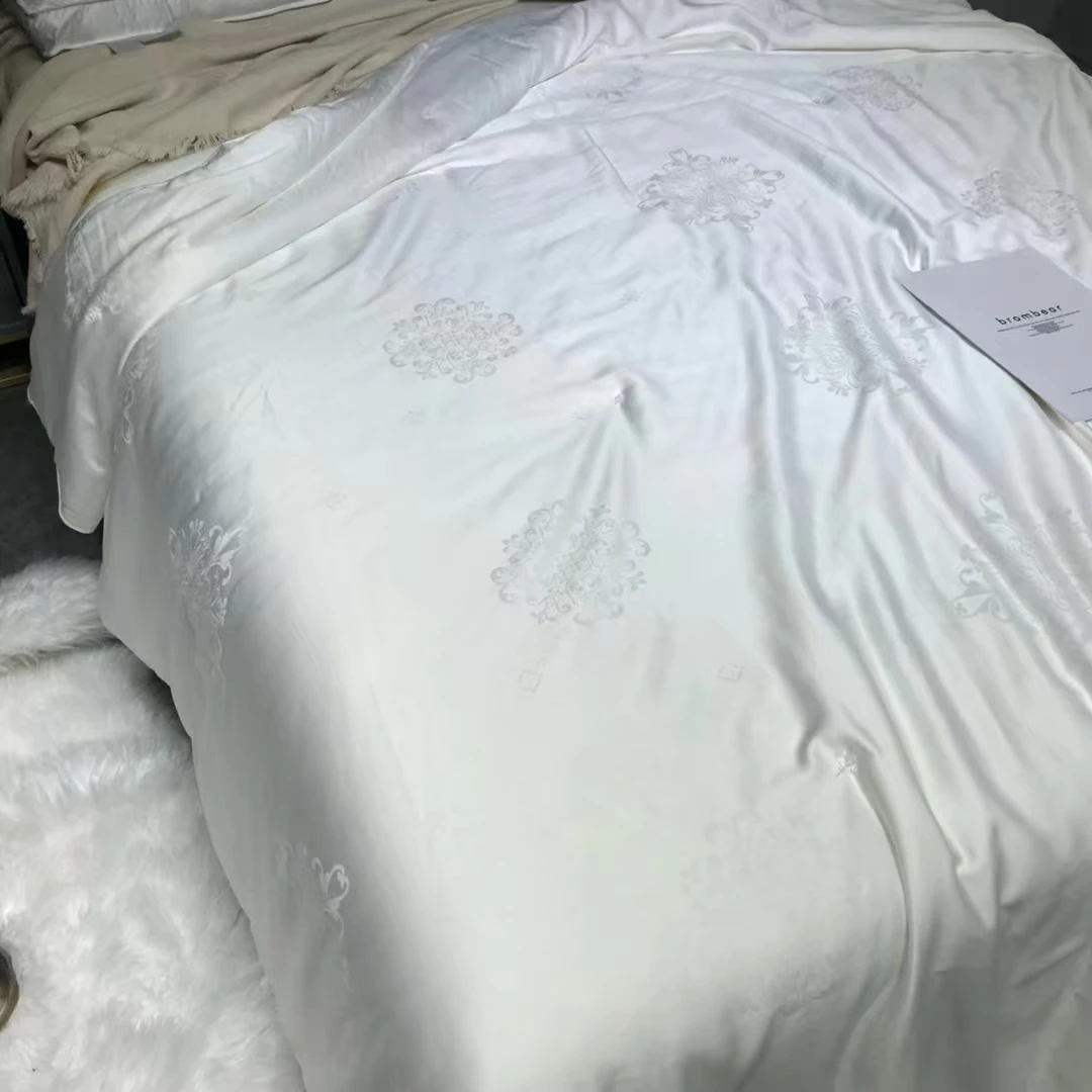 燕窝蛋白春秋被  2.0X2.3春秋被5.5斤     品牌订单尾货