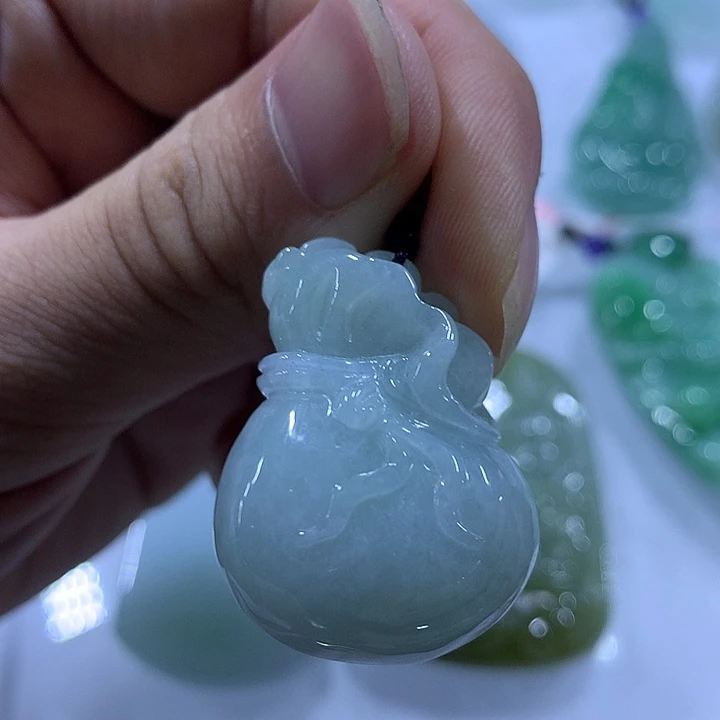 翡翠未镶嵌颈饰天然翡翠A货吊坠