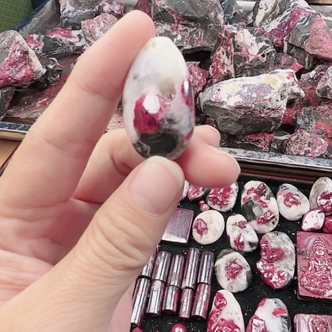 【闪购商品】天然辰砂天然原矿朱砂吊坠