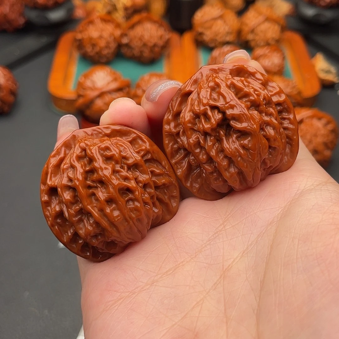 文玩核桃把件盘龙纹