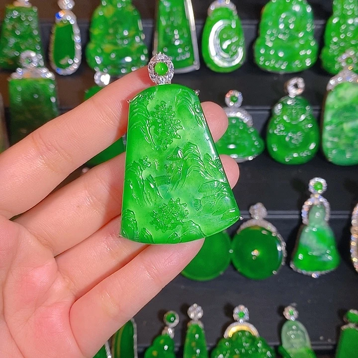 翡翠银S925镶嵌颈饰是