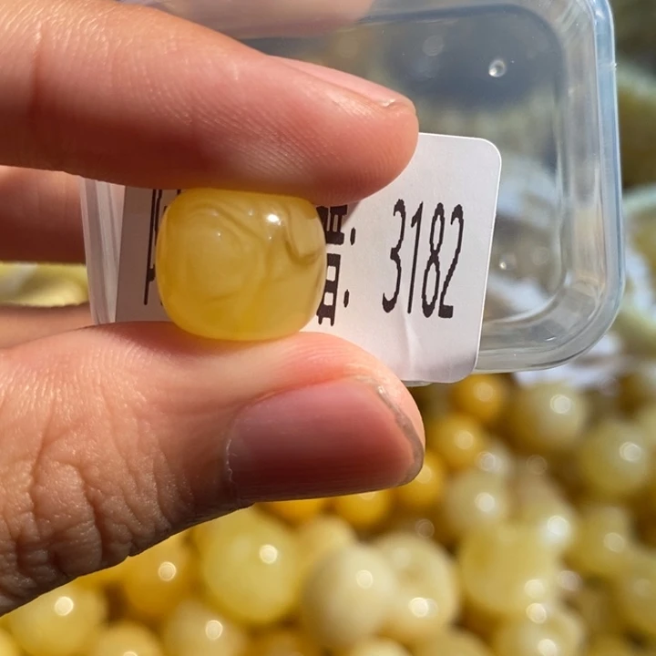 琥珀未镶嵌珠宝奇石3182