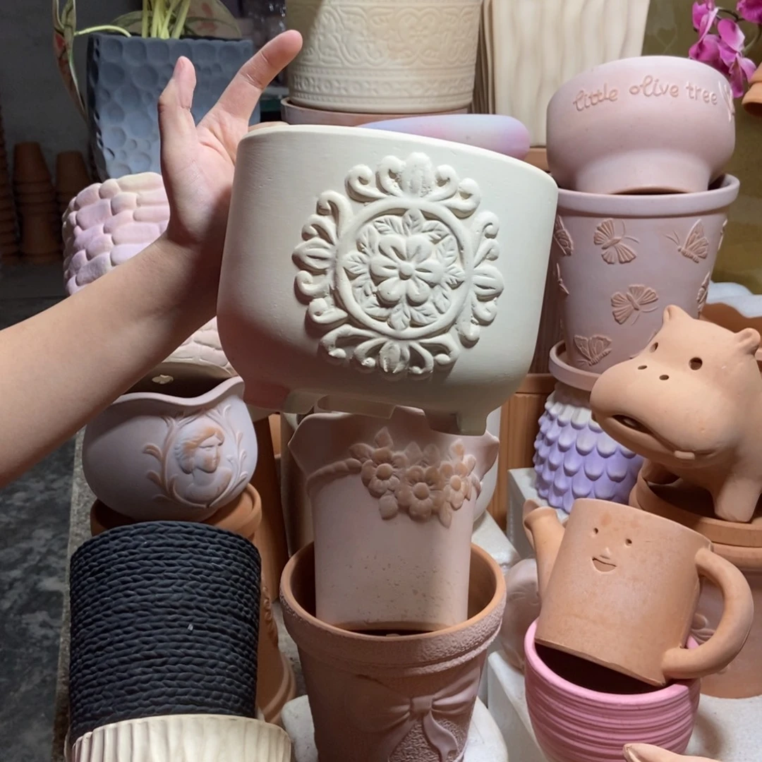 17×13白陶三脚雕花 粗陶1个