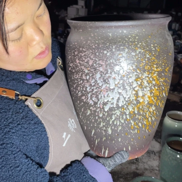 花盆紫砂口24高35瑕疵瑕疵