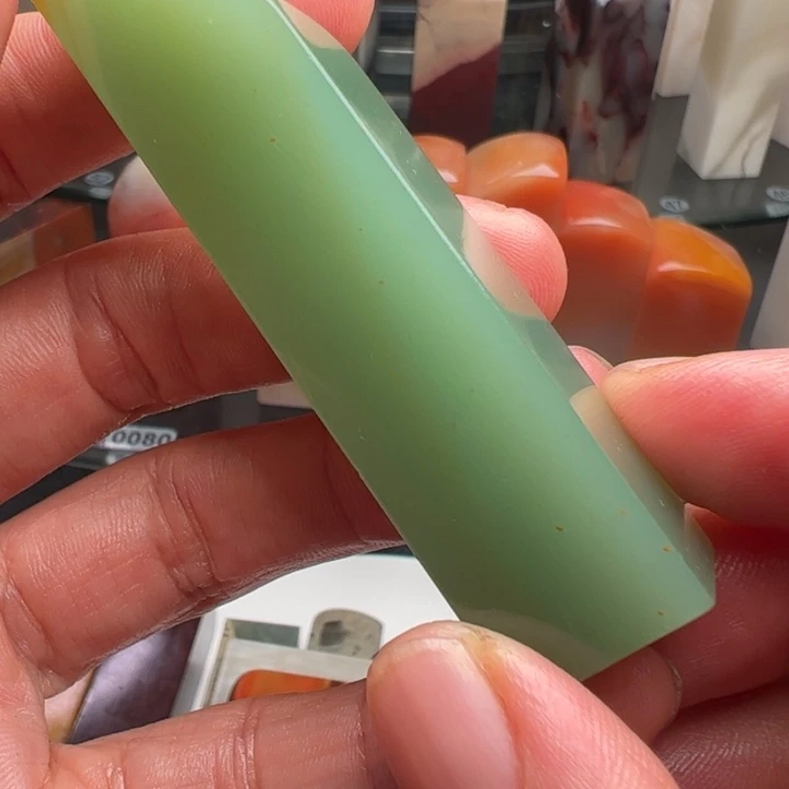 琴***他老挝石你是否也有